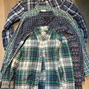 5 medium button down men shirts. Banana Republic, AE, J.Crew. black and brown